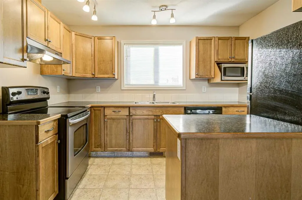 105 Silkstone Road W #2