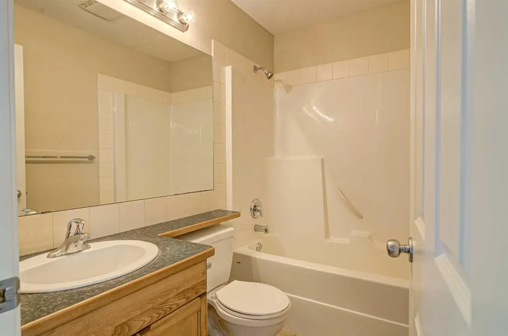 105 Silkstone Road W #2