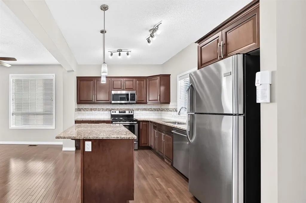83 Kincora Heath NW