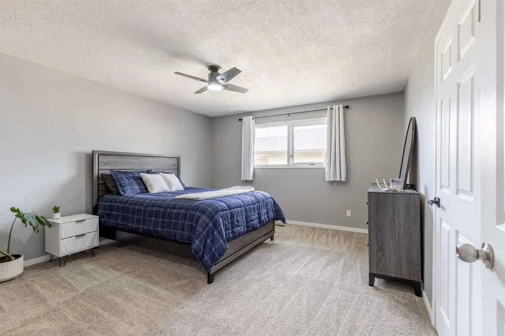 130 Chippewa Crescent W