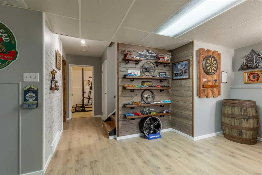 130 Chippewa Crescent W