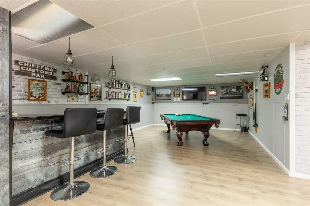 130 Chippewa Crescent W