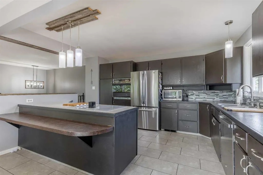130 Chippewa Crescent W