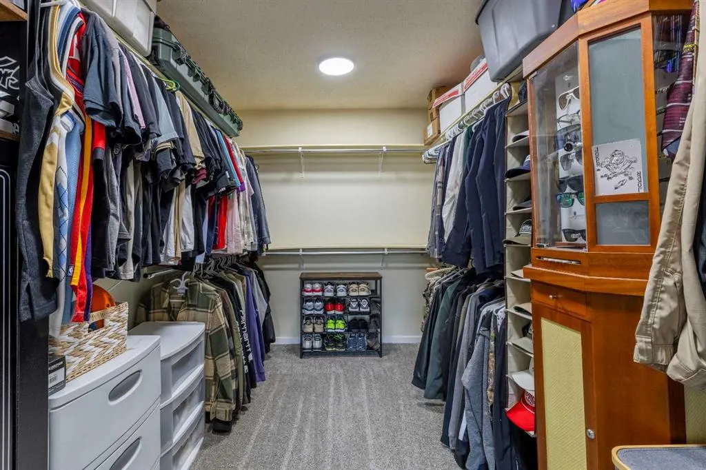 130 Chippewa Crescent W