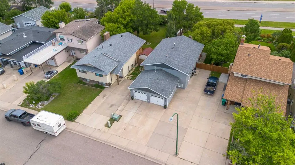 130 Chippewa Crescent W