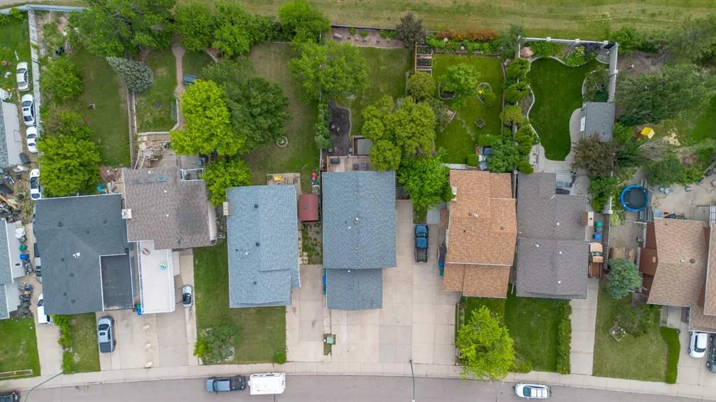 130 Chippewa Crescent W
