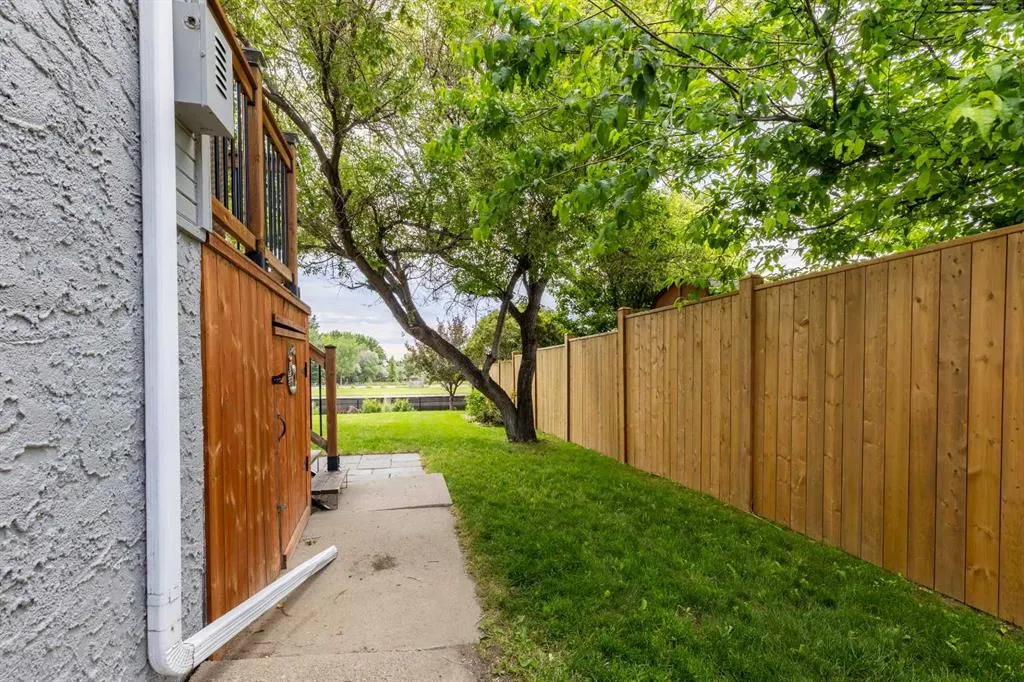 130 Chippewa Crescent W