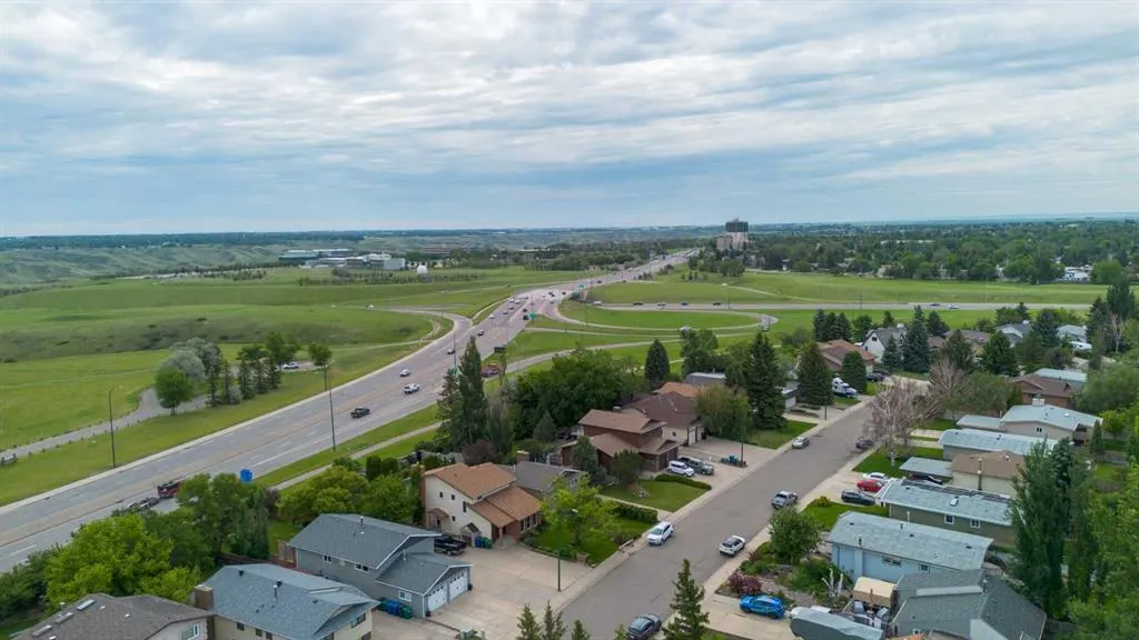 130 Chippewa Crescent W