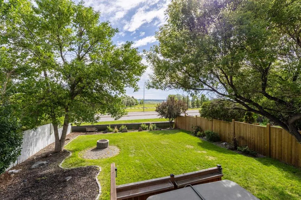 130 Chippewa Crescent W