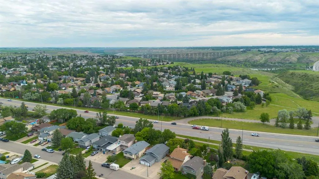 130 Chippewa Crescent W