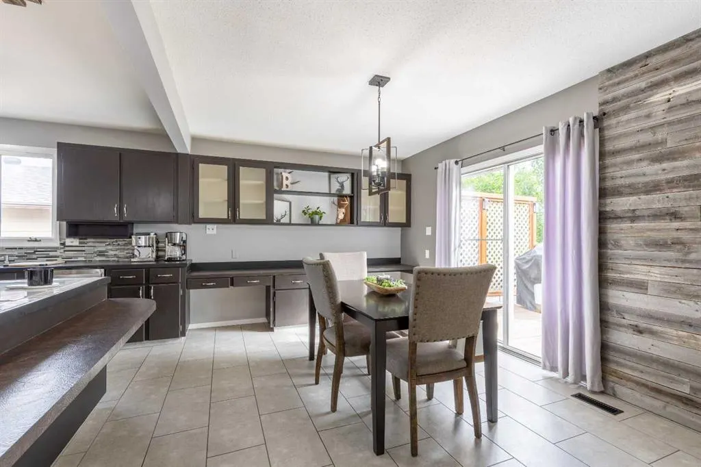 130 Chippewa Crescent W