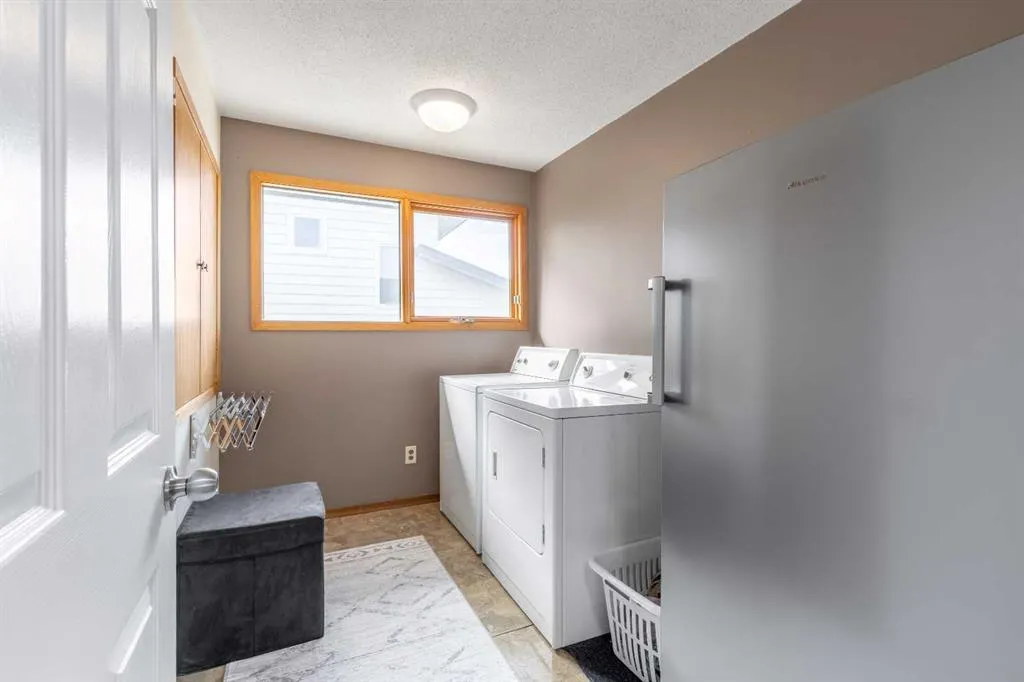 130 Chippewa Crescent W