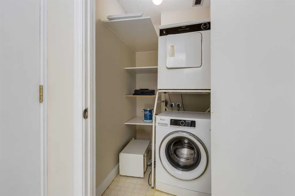 201 Braeglen Close SW #1402
