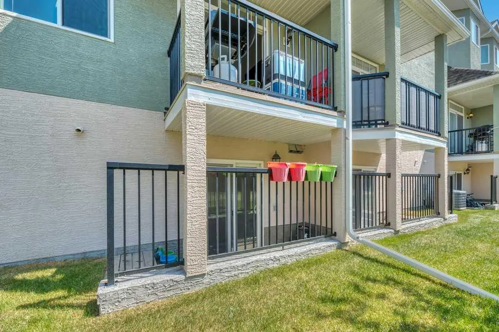 318 Strathcona Circle