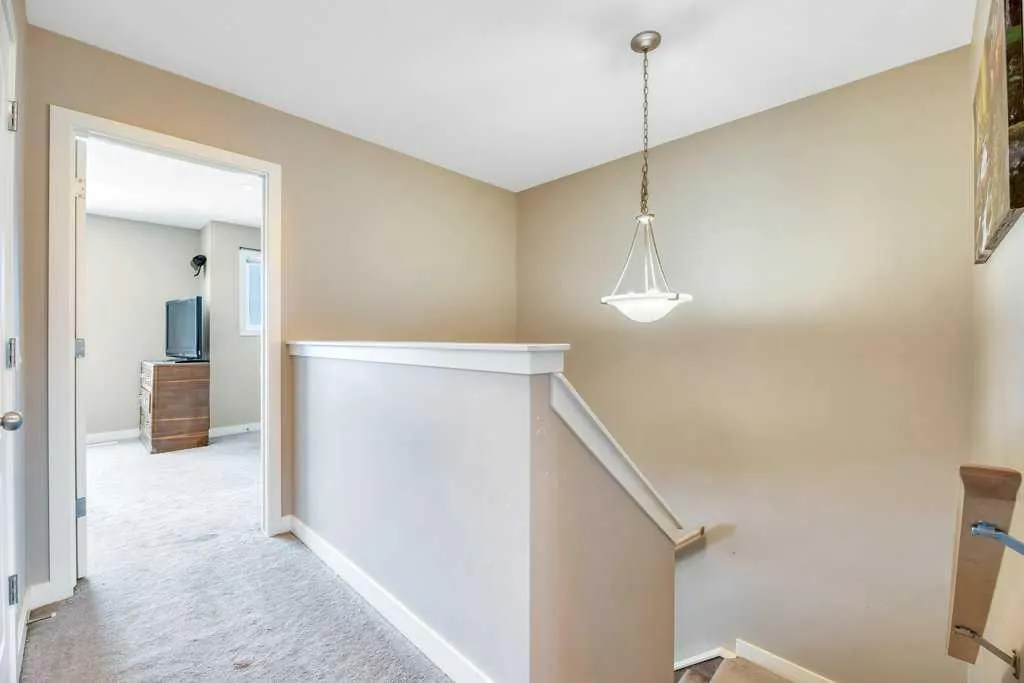 318 Strathcona Circle