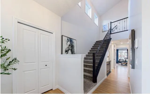 1010 Bayview Crescent SW