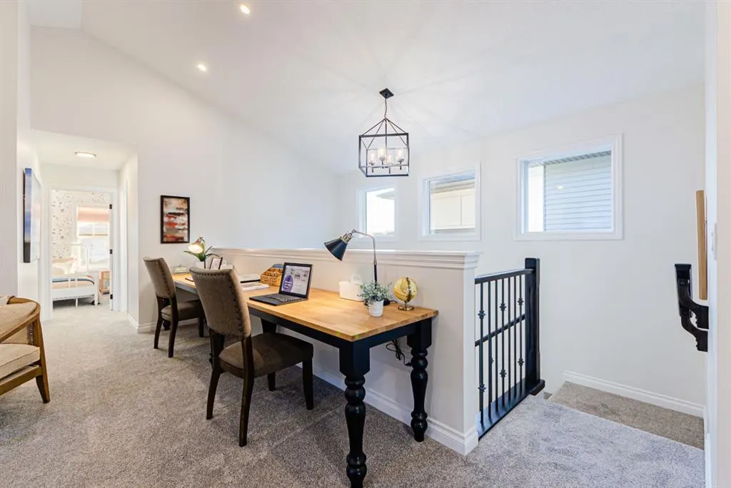 1010 Bayview Crescent SW