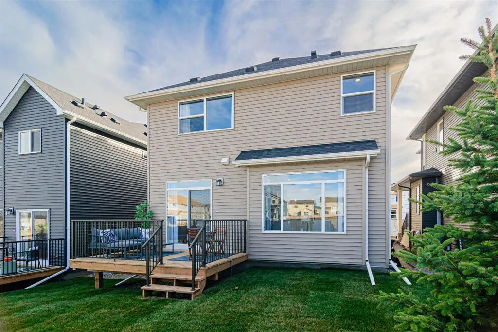 1010 Bayview Crescent SW