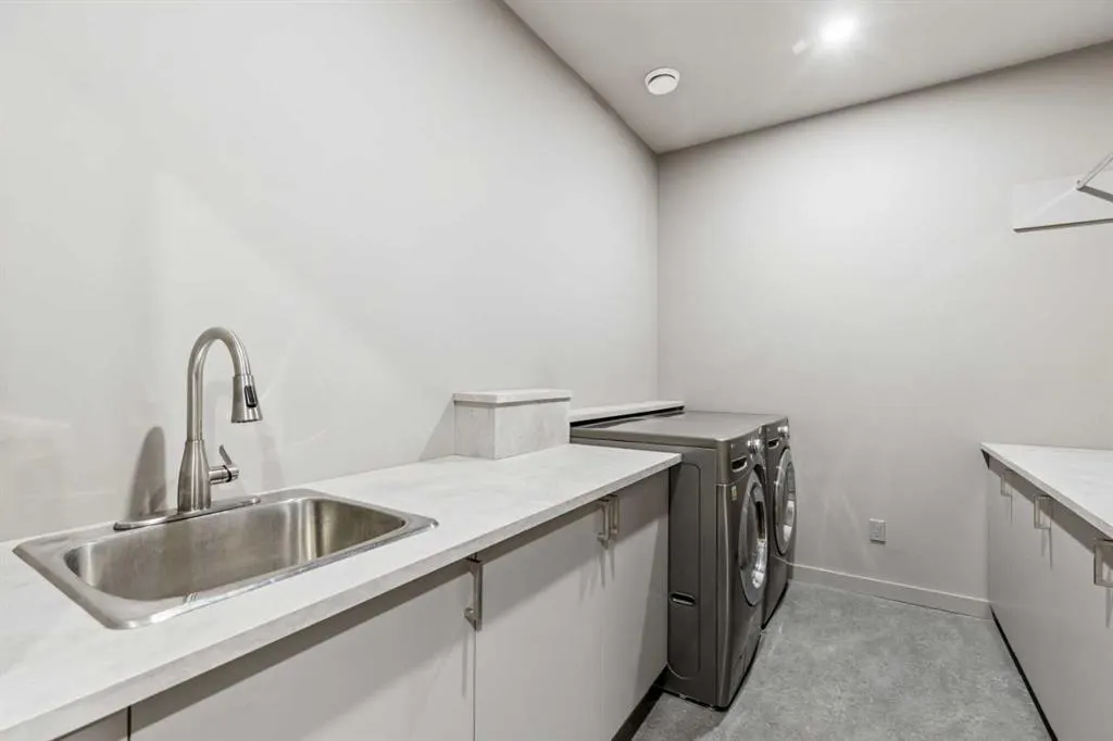 18 West Point Mews SW