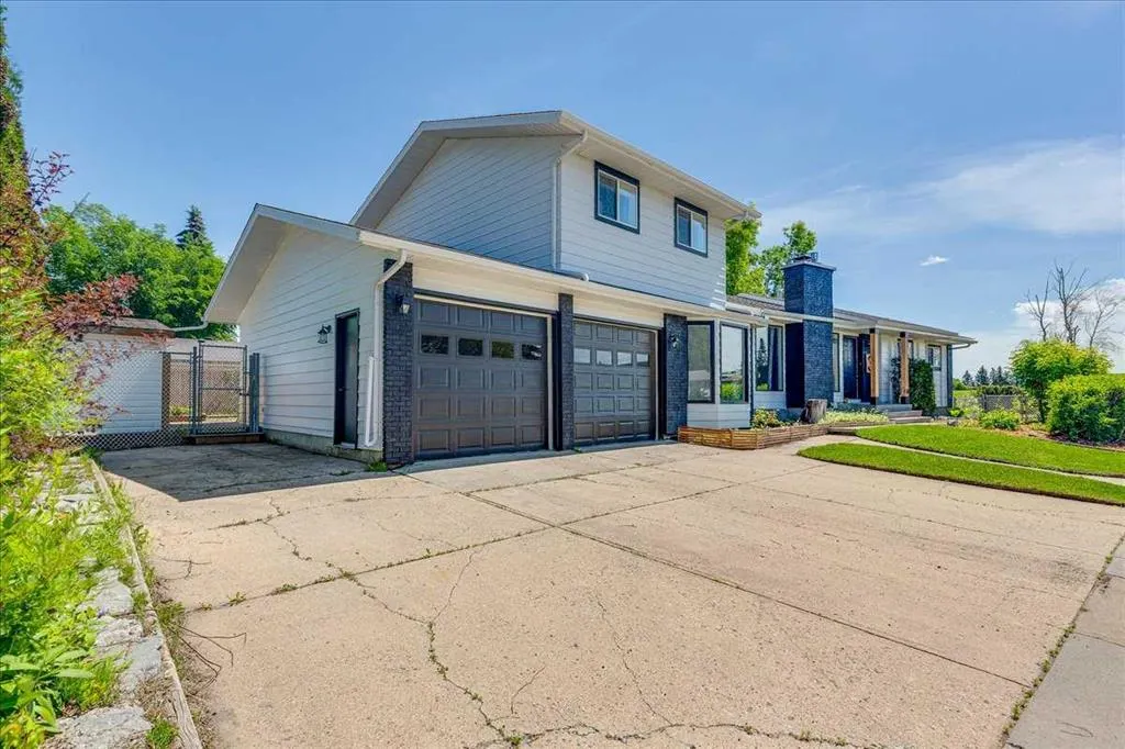 3 Armstrong Close