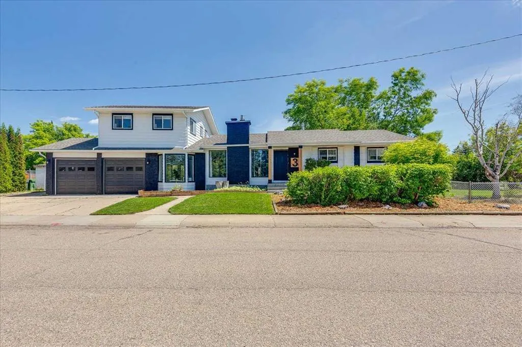 3 Armstrong Close