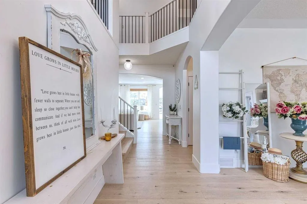 41 Strathlea Court SW