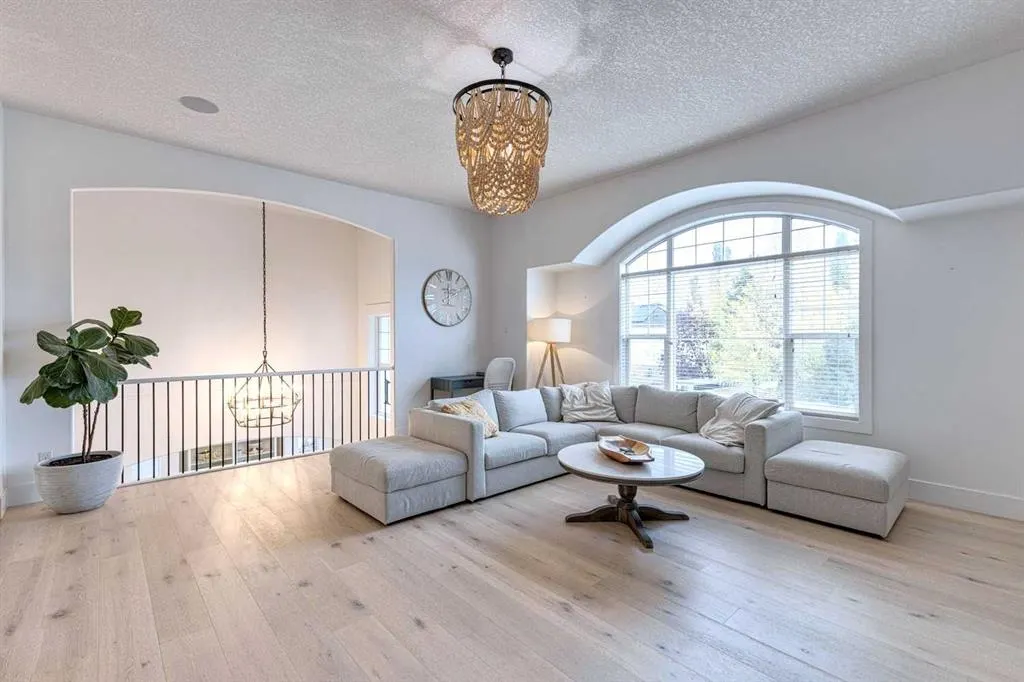 41 Strathlea Court SW