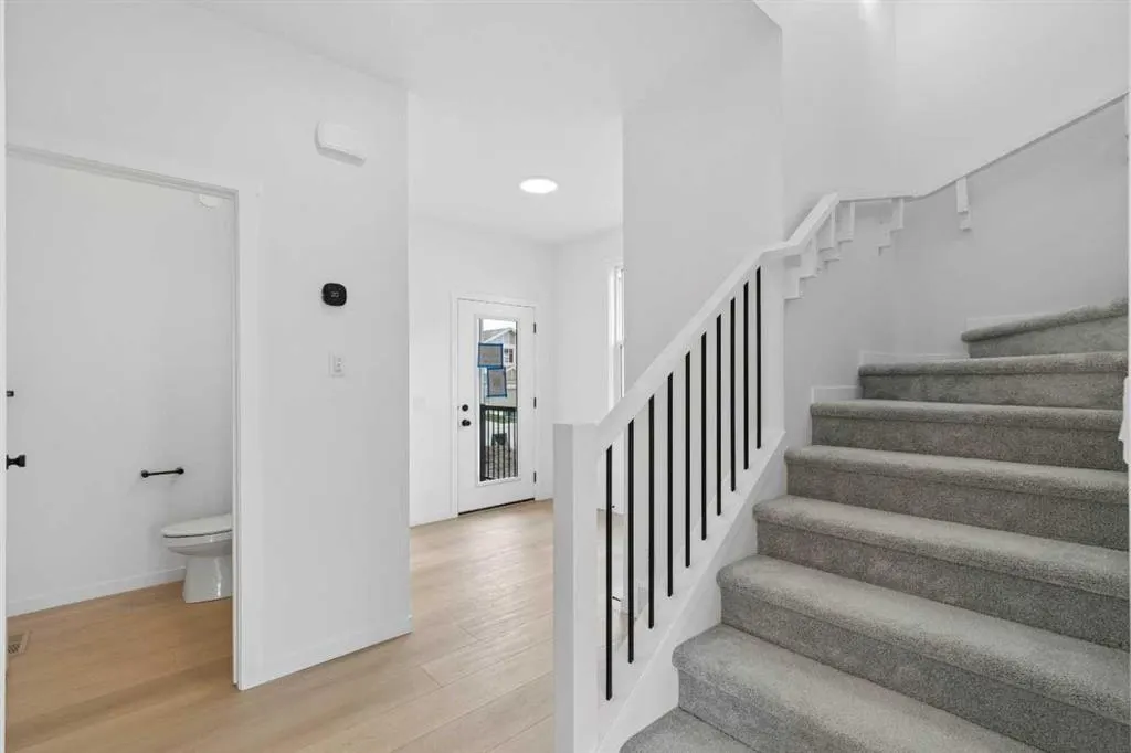 82 Bartlett Row SE