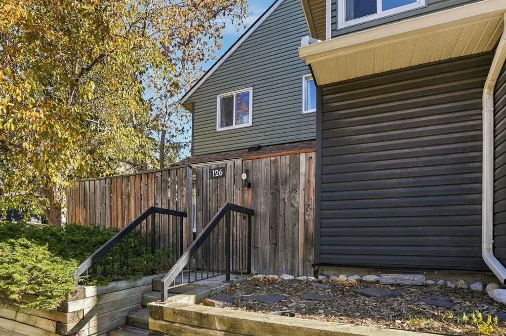33 Glamis Green SW #126