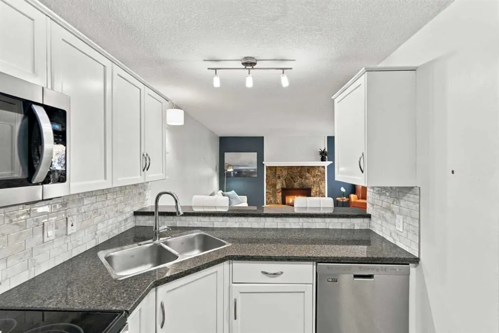 33 Glamis Green SW #126