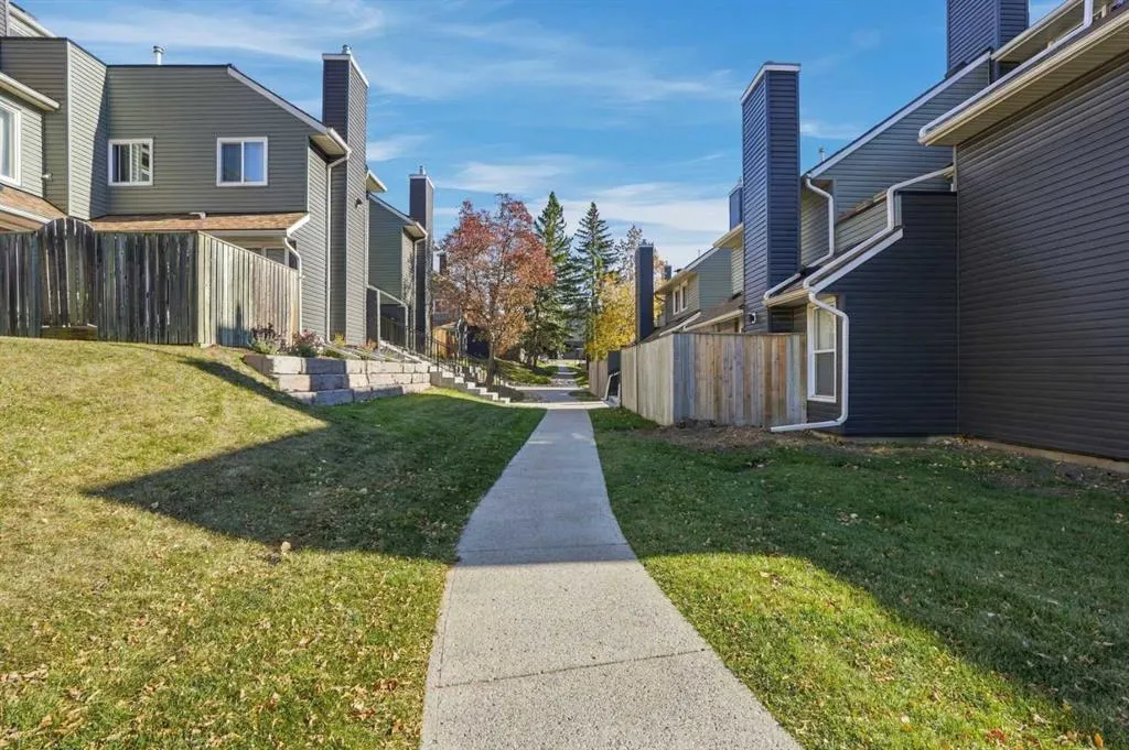 33 Glamis Green SW #126