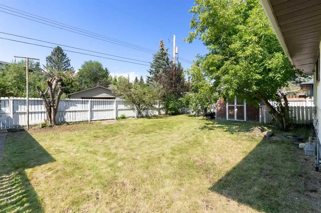 87 Hillgrove Drive SW