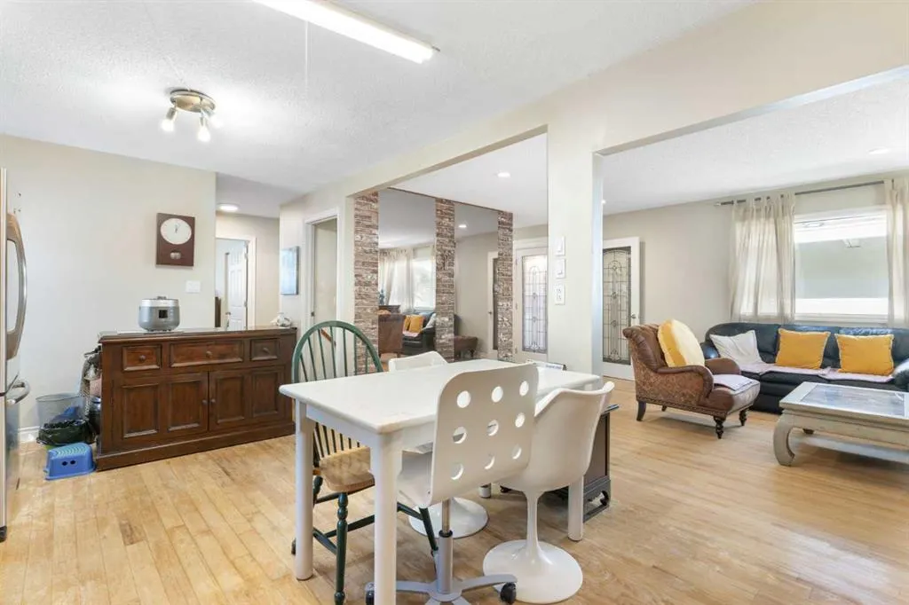 87 Hillgrove Drive SW