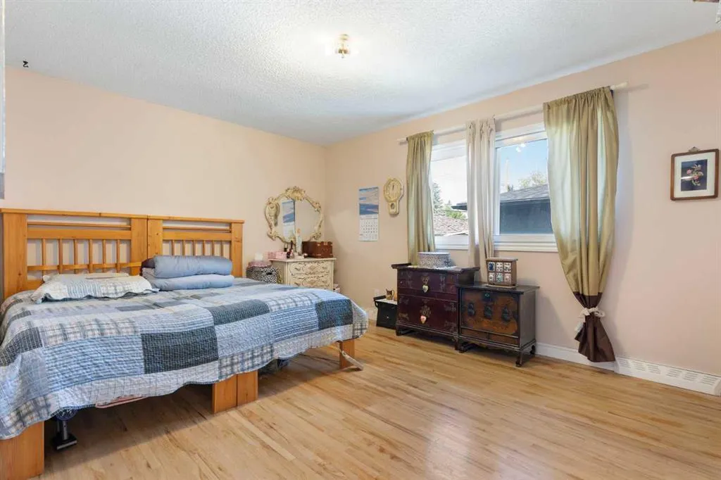 87 Hillgrove Drive SW
