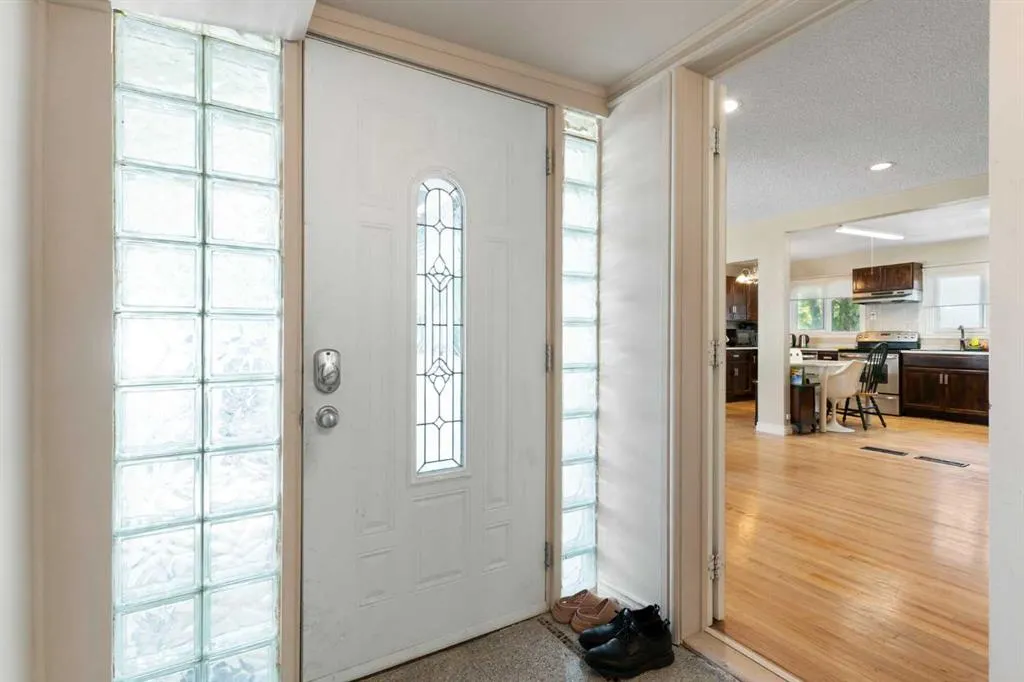 87 Hillgrove Drive SW