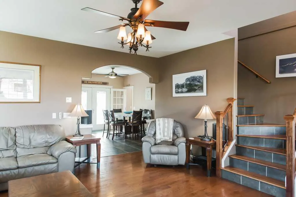 7925 Carriage Lane Drive