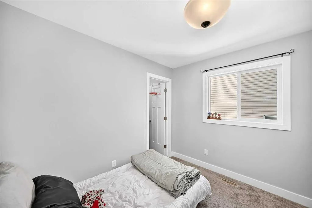 477 Moonlight Way W