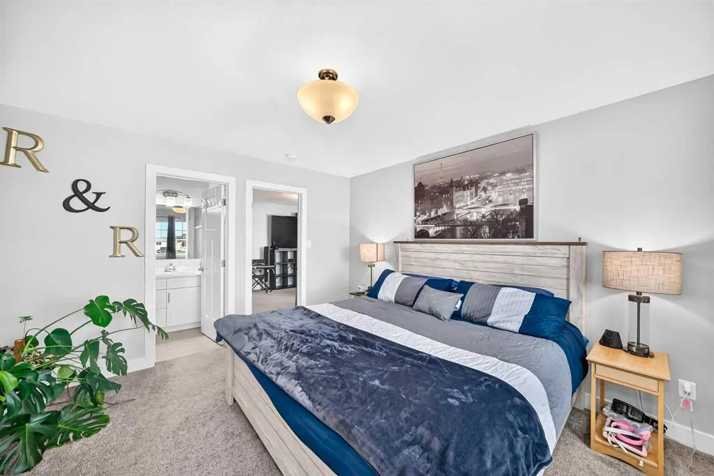 477 Moonlight Way W