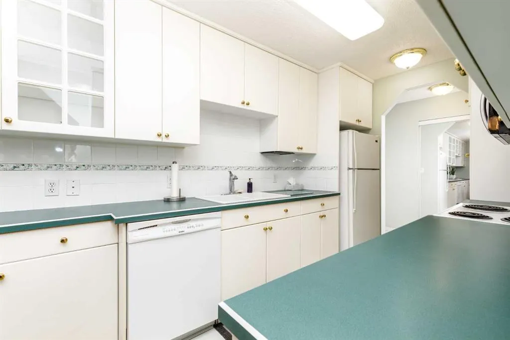 5330 57 Avenue #201