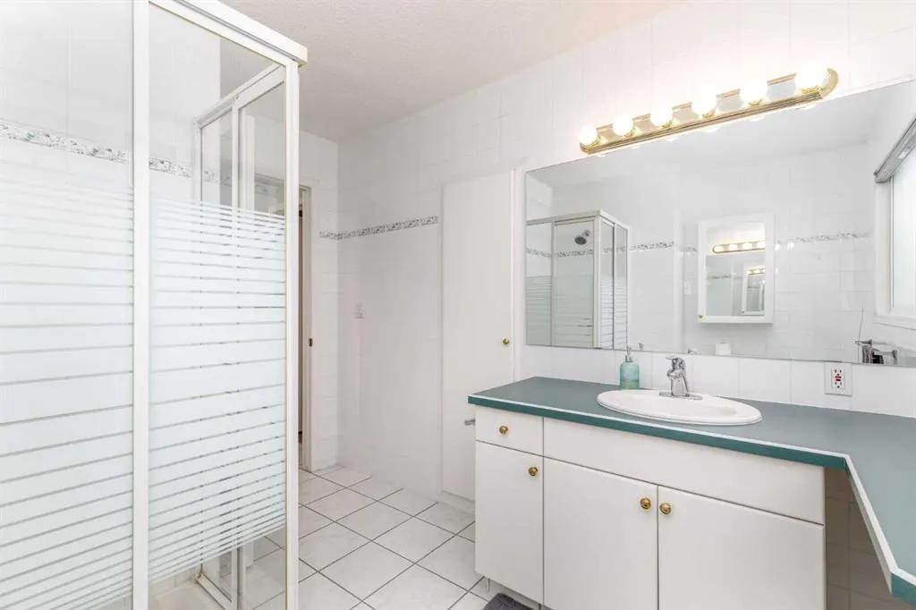 5330 57 Avenue #201