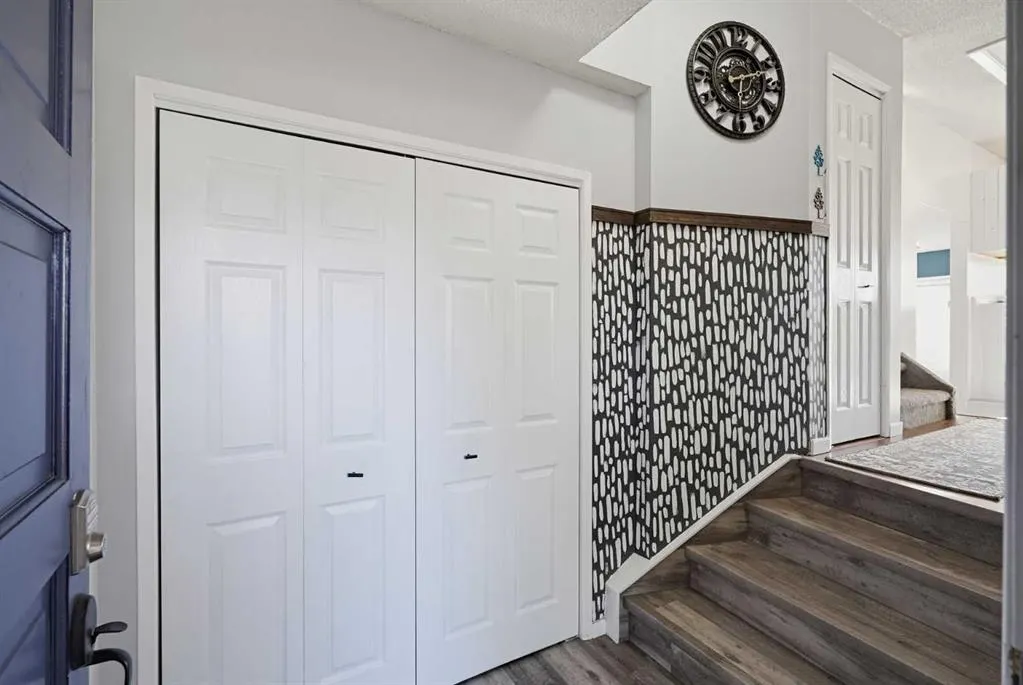 5103 60 Street Close