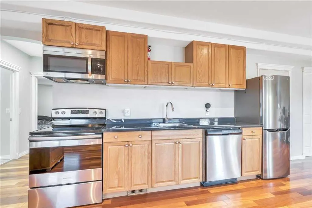 124 West Creek Glen
