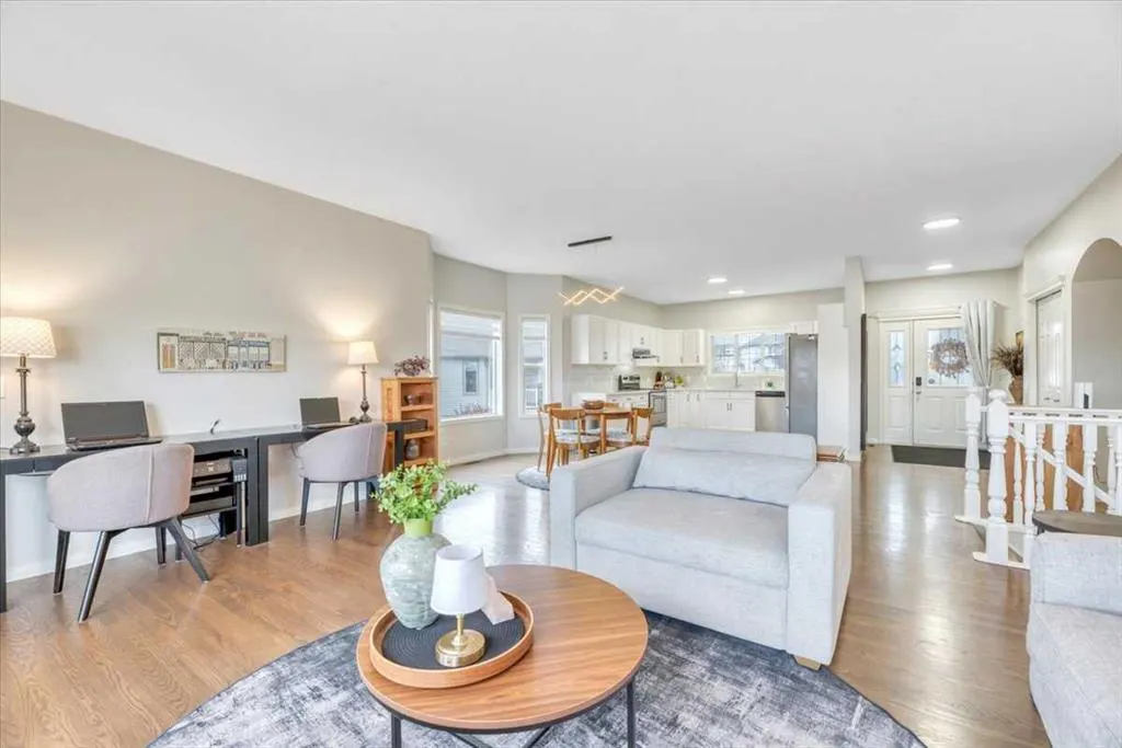 124 West Creek Glen