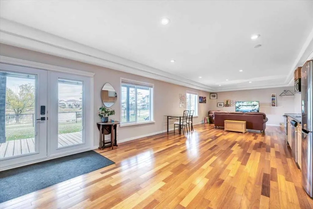 124 West Creek Glen
