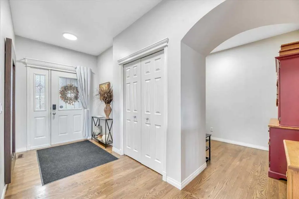 124 West Creek Glen
