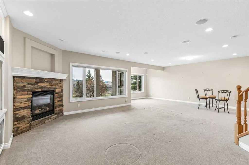 180 Tuscany Ravine Heights NW