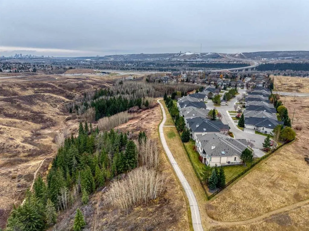 180 Tuscany Ravine Heights NW
