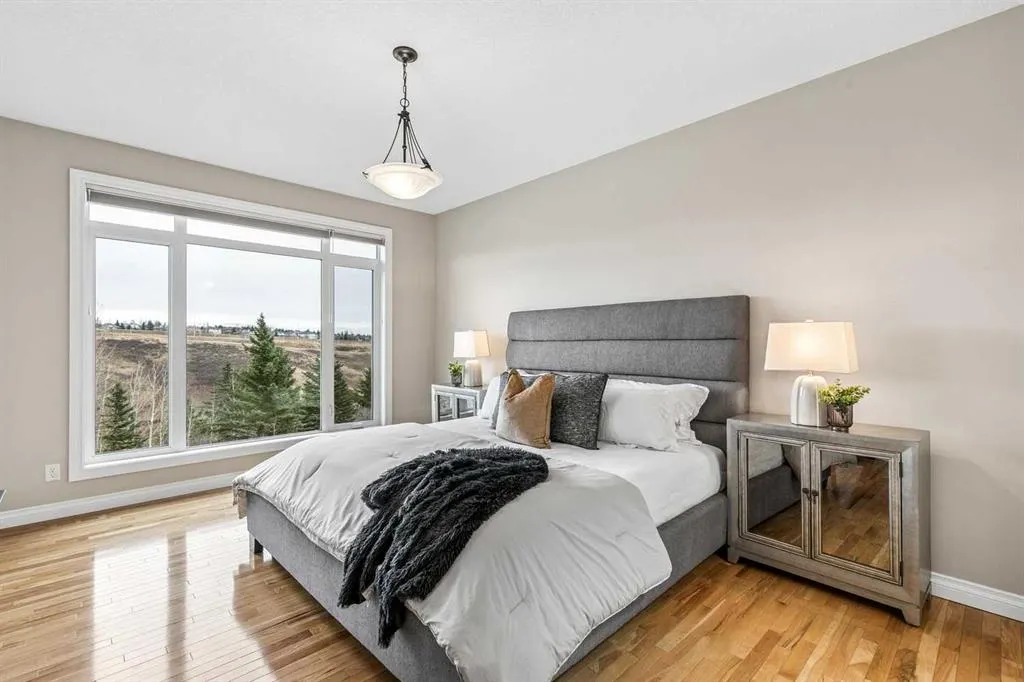 180 Tuscany Ravine Heights NW