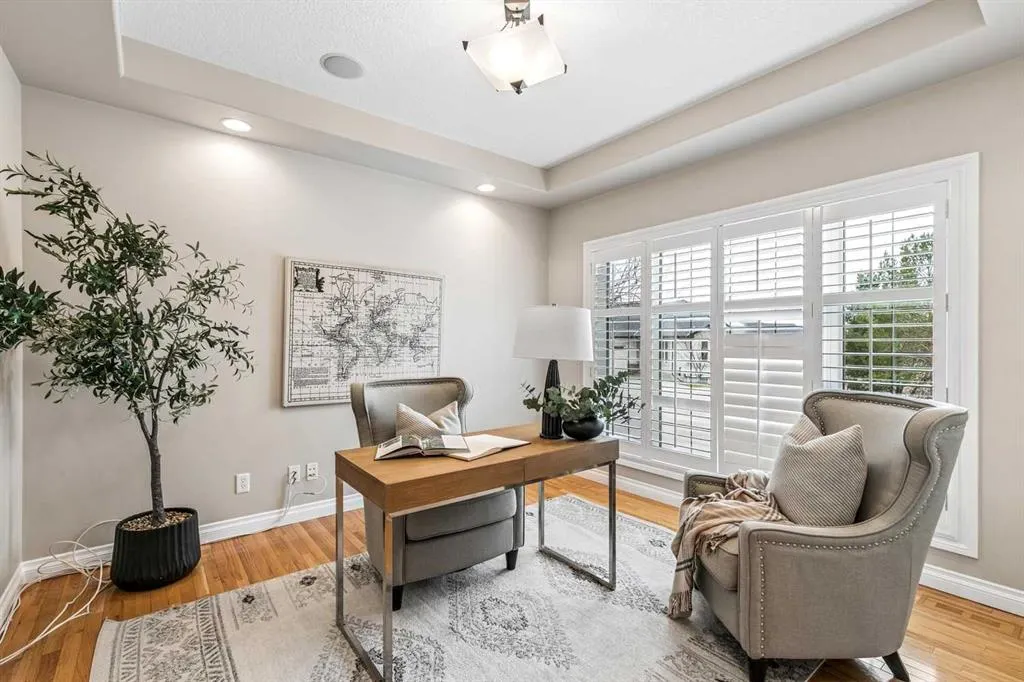 180 Tuscany Ravine Heights NW