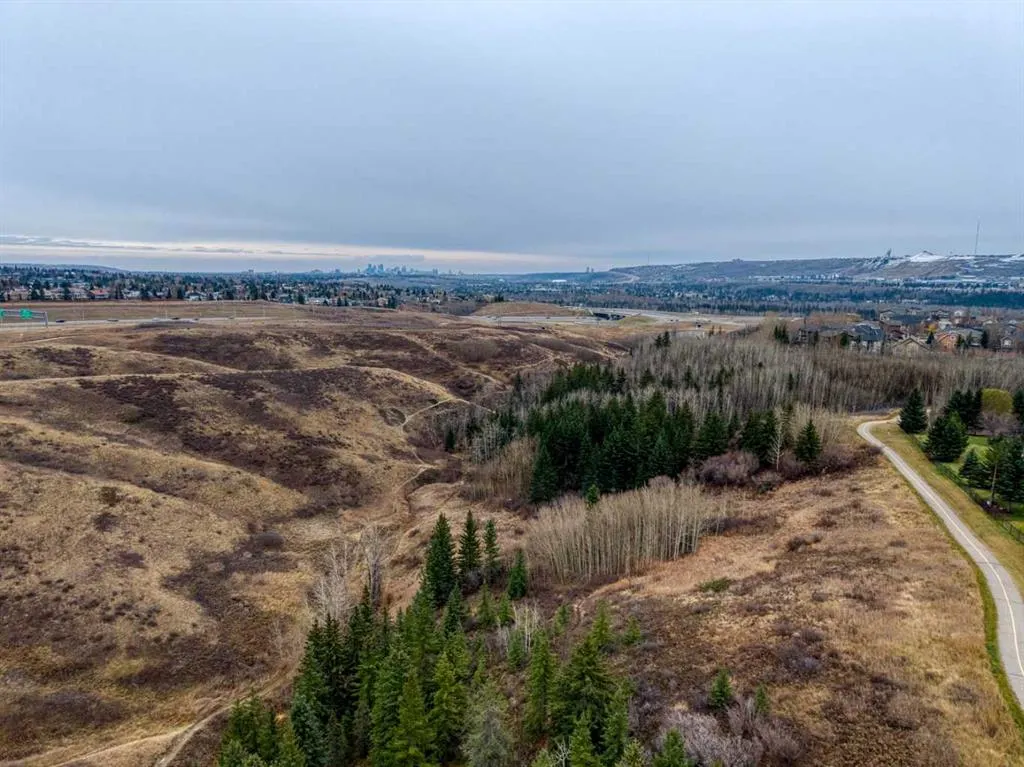 180 Tuscany Ravine Heights NW